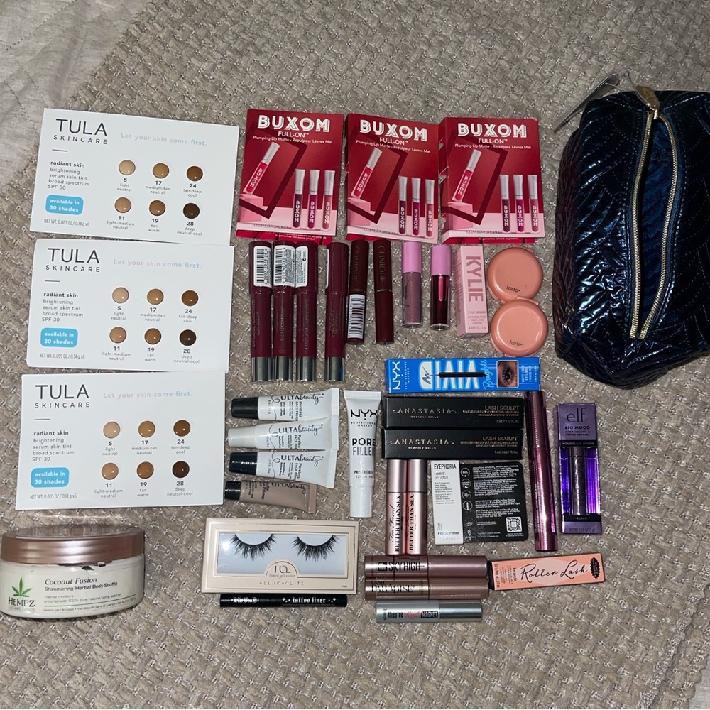 37 piece make up bag